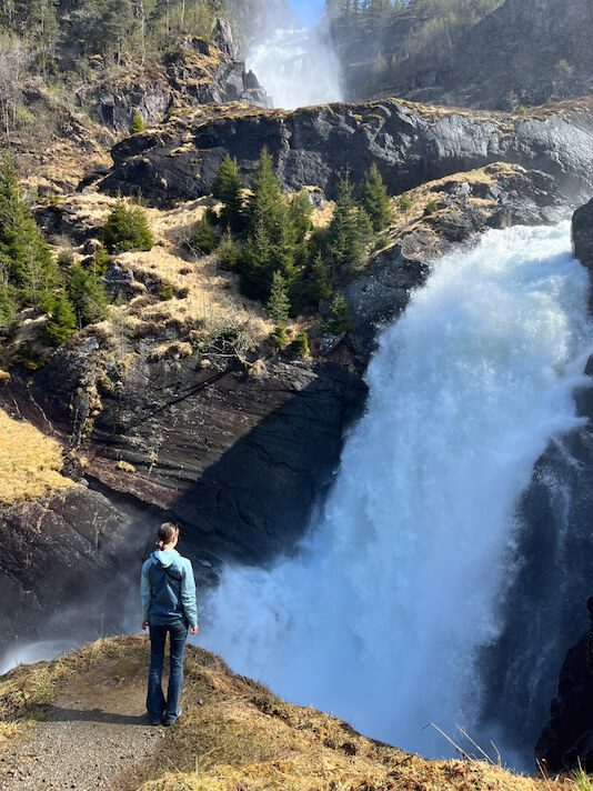 Cascata Låtefossen Norvegia